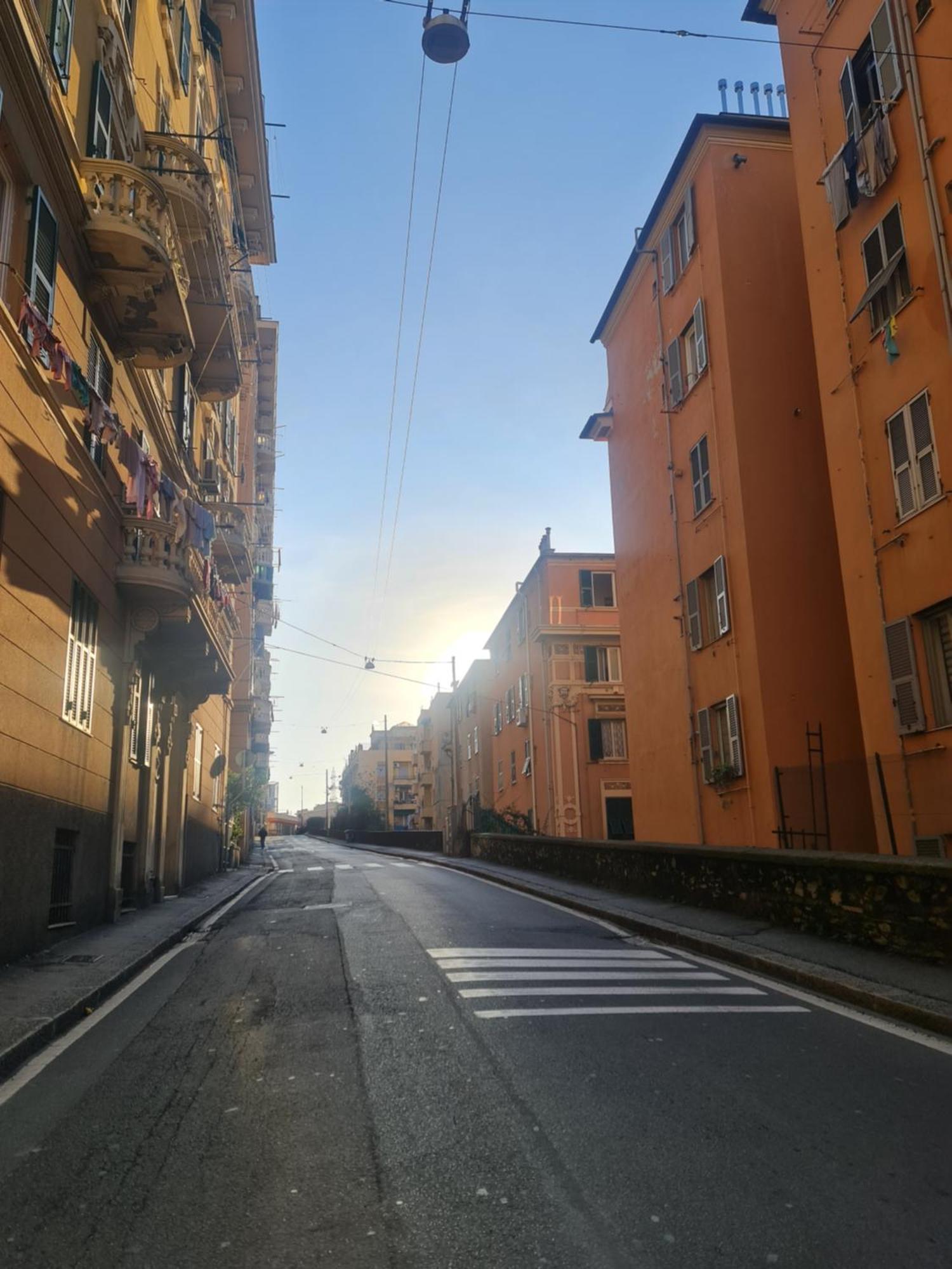 Ampio Appartamento Con 2 Posti Auto E Cortile Genova Eksteriør billede